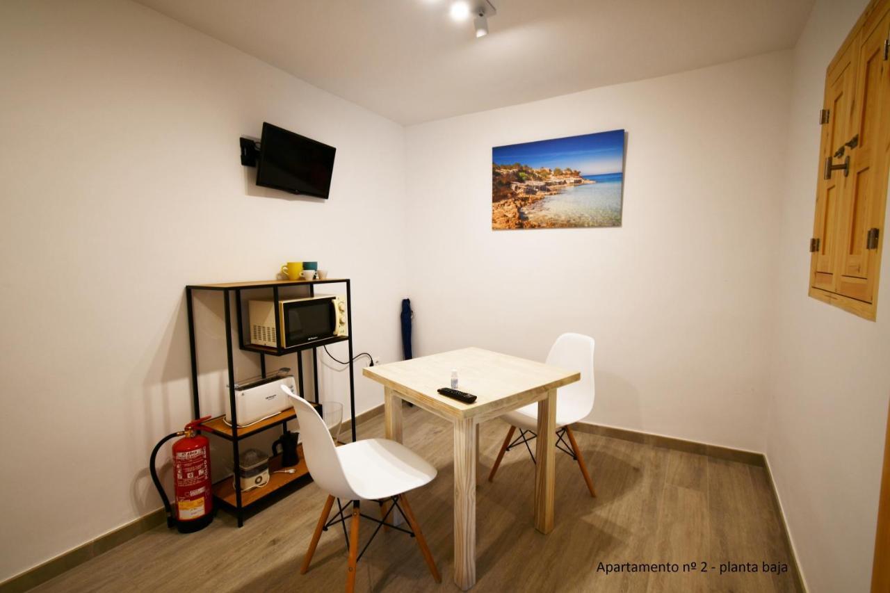 Apartamentos Cas Xurrac Es Caló Exterior foto